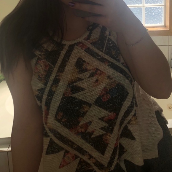 White knit tank top with athletic detailing - Picture 4 of 4